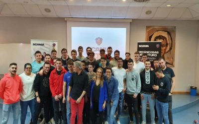 El Departamento de RRHH de Scania Spain imparte una charla a los alumnos de automoción