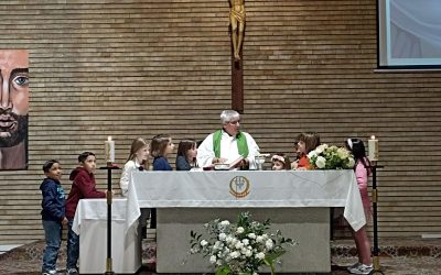 Inicio de la Misa Familiar con los niños y niñas de catequesis