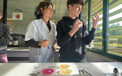 Visita de los alumnos de 4º de la ESO de Cultura Científica al Instituto de Salud Pública de Zaragoza