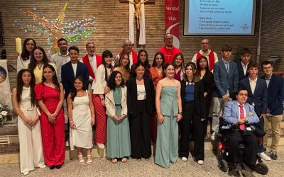 Veinte jóvenes reciben el sacramento de la Confirmación en la parroquia de Monserrat